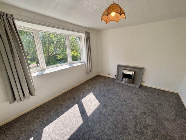 Property photo 2 of 9 Living Room 1