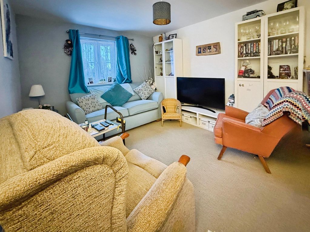 Property photo 2 of 9