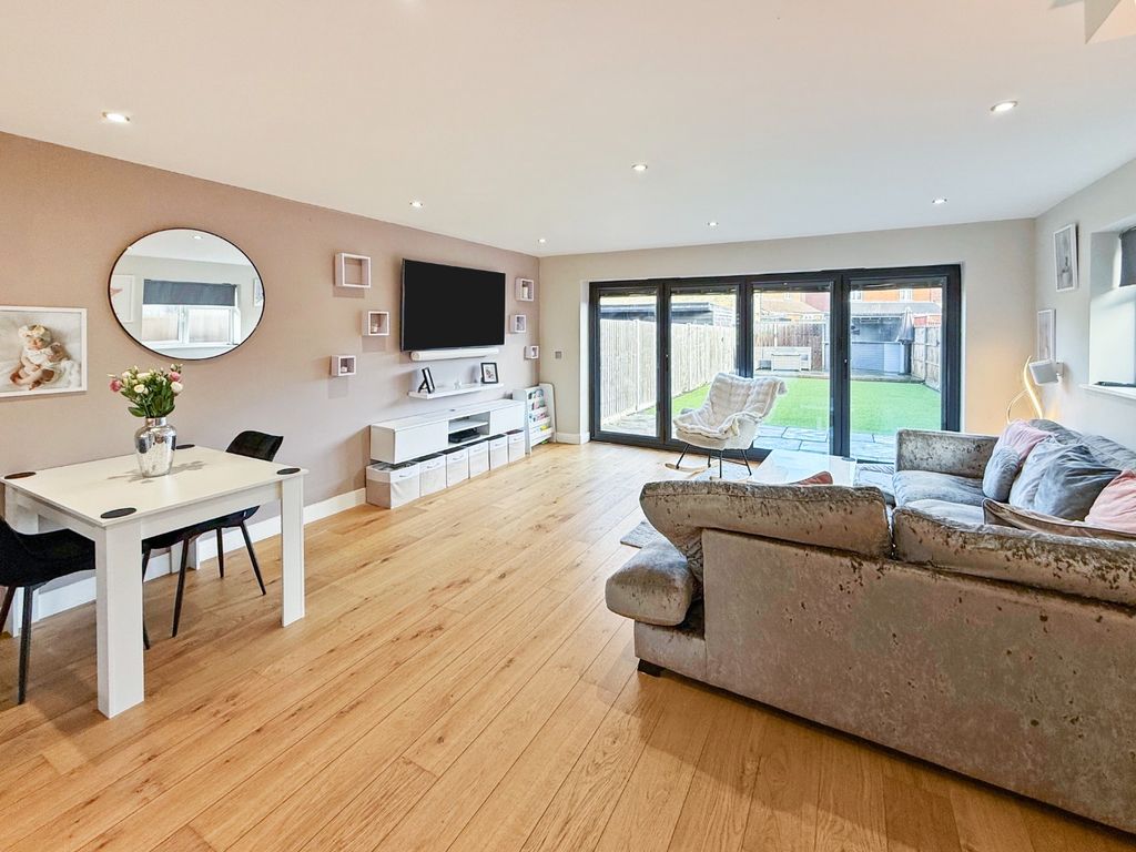 Property photo 2 of 16 4816253