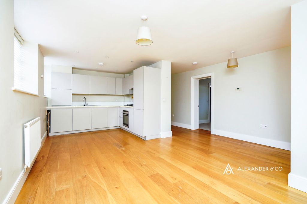 Property photo 3 of 10 Photo