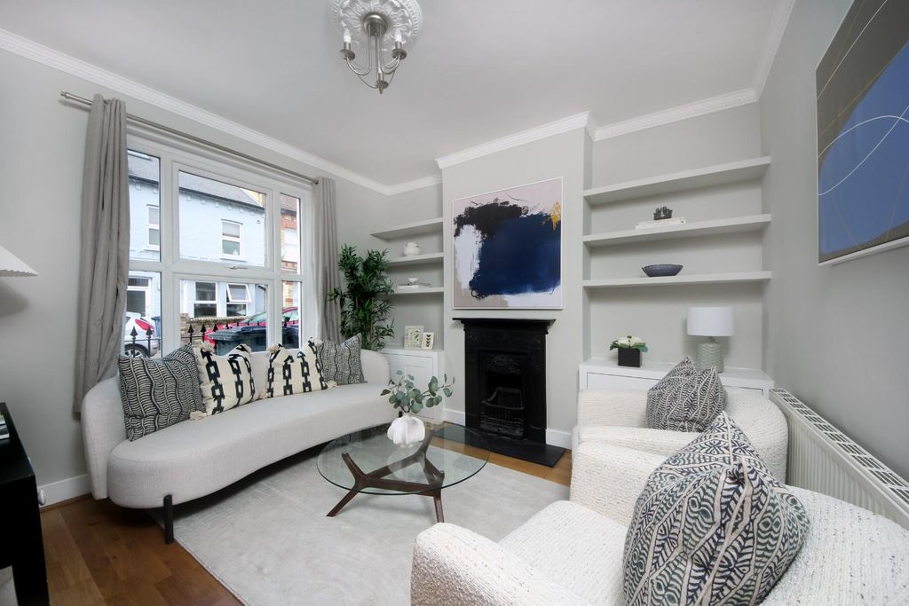 Property photo 2 of 16 Gv-27 Bedford Rd-Dressed (3).Jpg