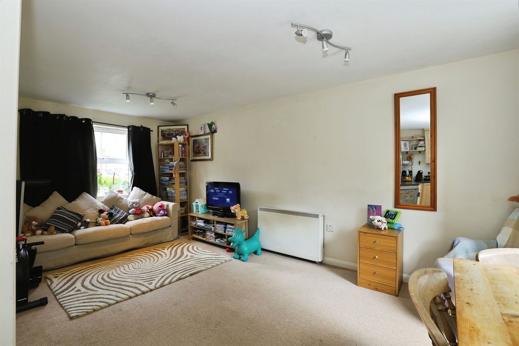 Property photo 3 of 16