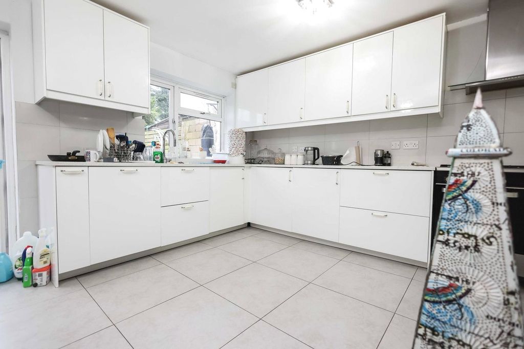 Property photo 3 of 17 Picture No. 06