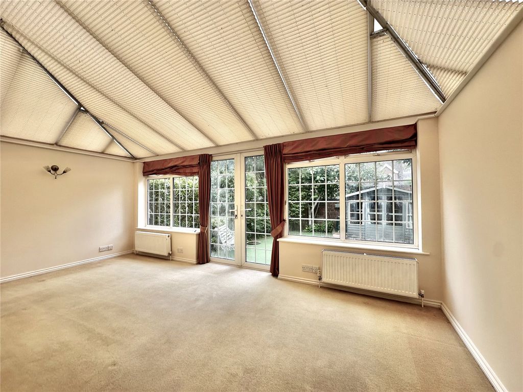 Property photo 3 of 14 Conservatory