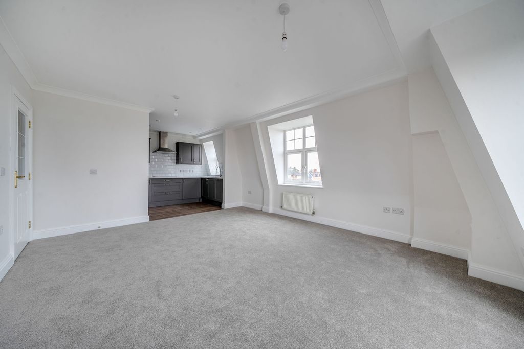 Property photo 3 of 17 Image