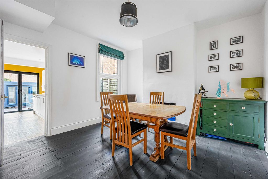 Property photo 3 of 19 11_77163.Jpg