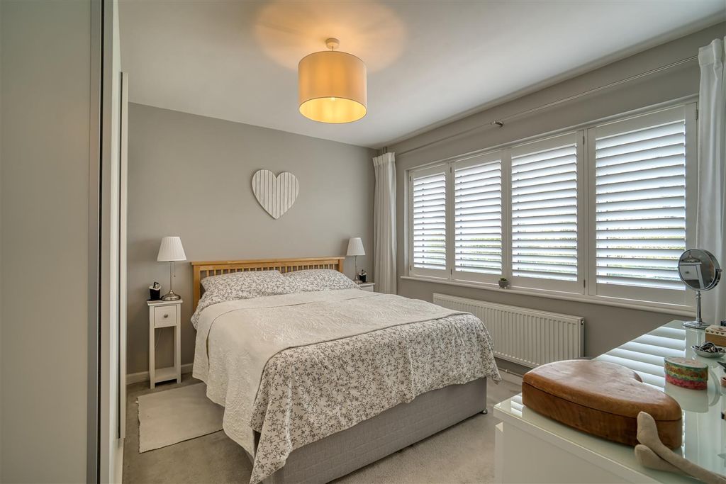 Property photo 3 of 13 Main Bedroom