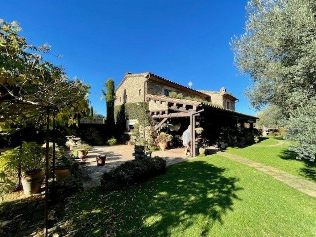 Property photo 3 of 42
