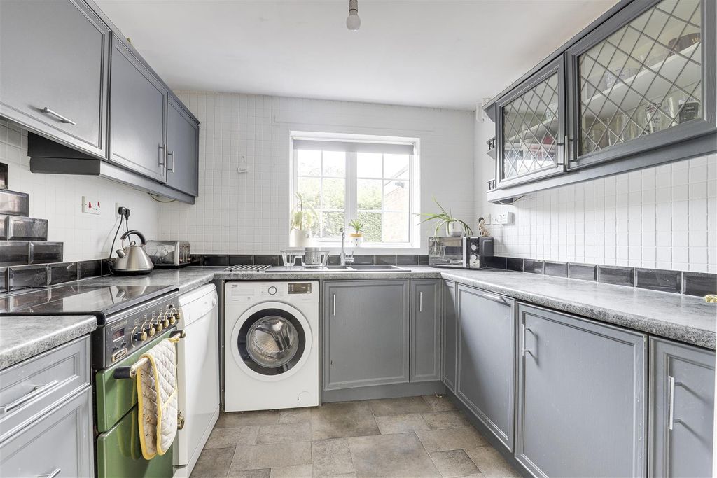 Property photo 3 of 18 9902.Jpg