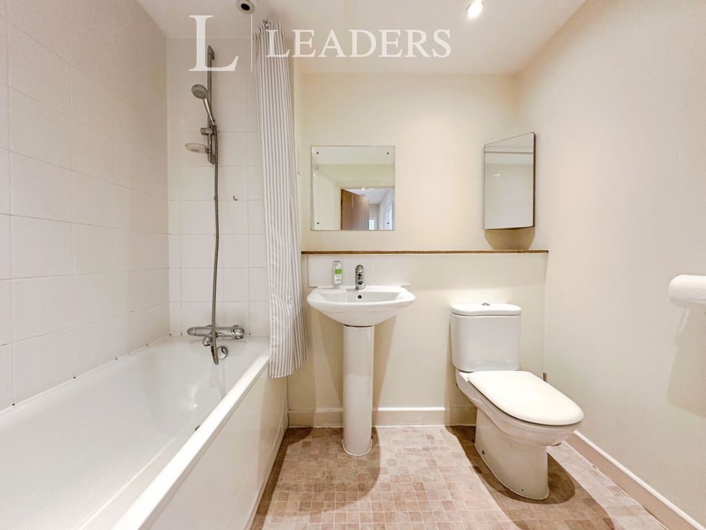 Property photo 3 of 11 375F7c9A--49A9-A4Fa-