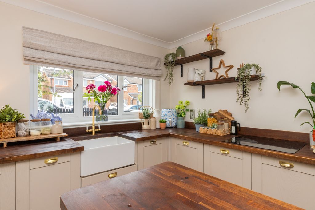 Additional image 6 of 4 bed detached house for saleFischer Gardens, Paisley, Renfrewshire PA1