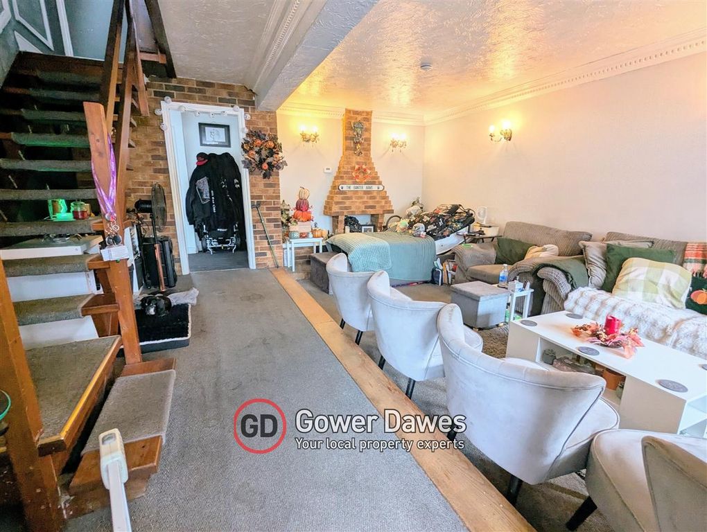 Property photo 3 of 13