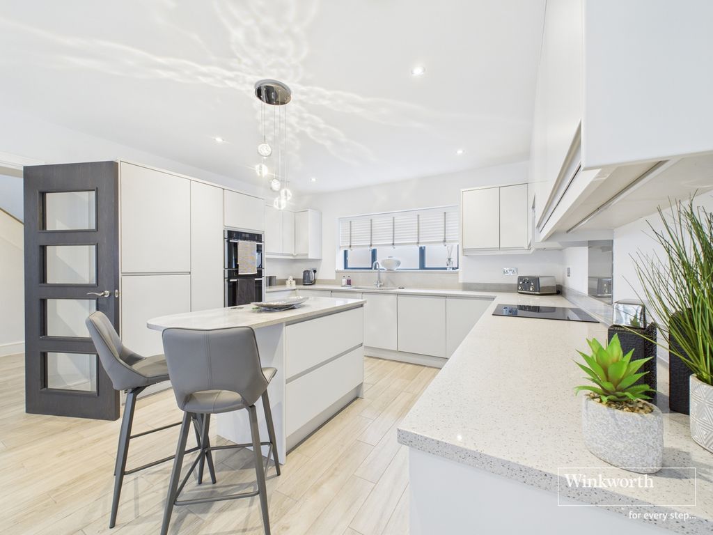 Property photo 2 of 17 Open Plan Kitchen