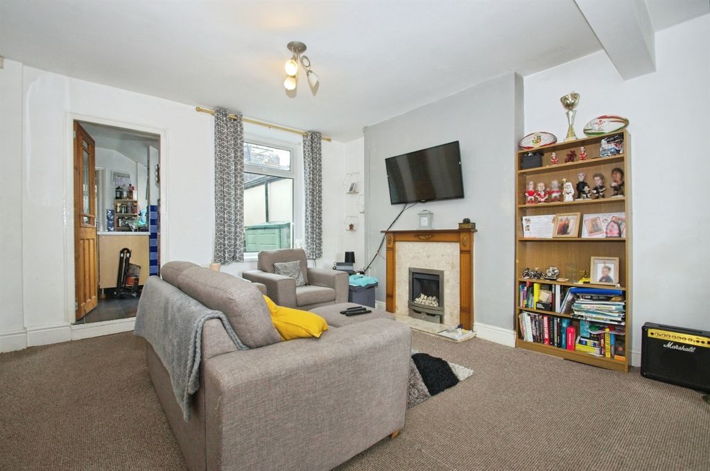 Property photo 3 of 10