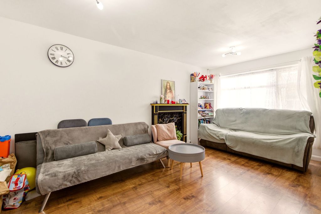 Property photo 3 of 16
