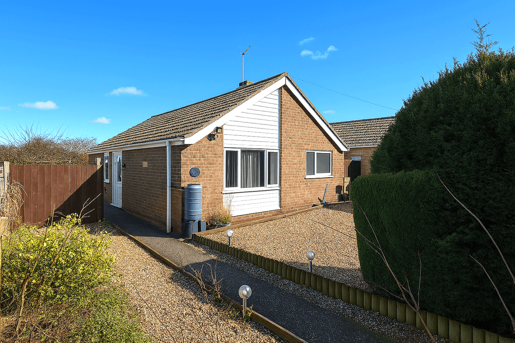 Property photo 1 of 15 3Â Bedroom Detached Bungalow For Sale
