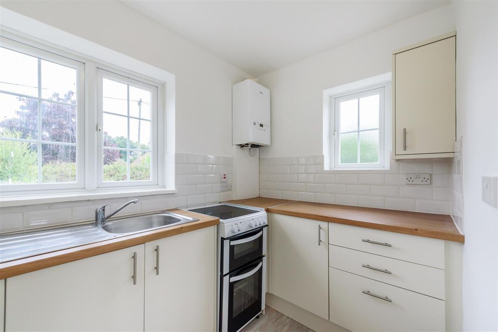 Property photo 2 of 9 880227 (4).Jpg
