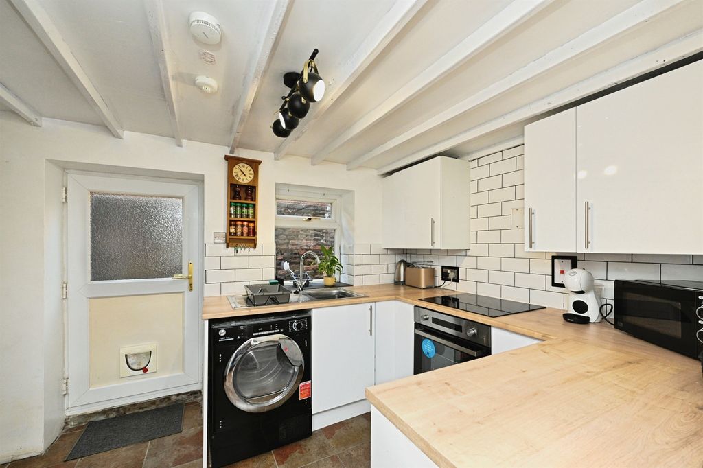 Property photo 2 of 17