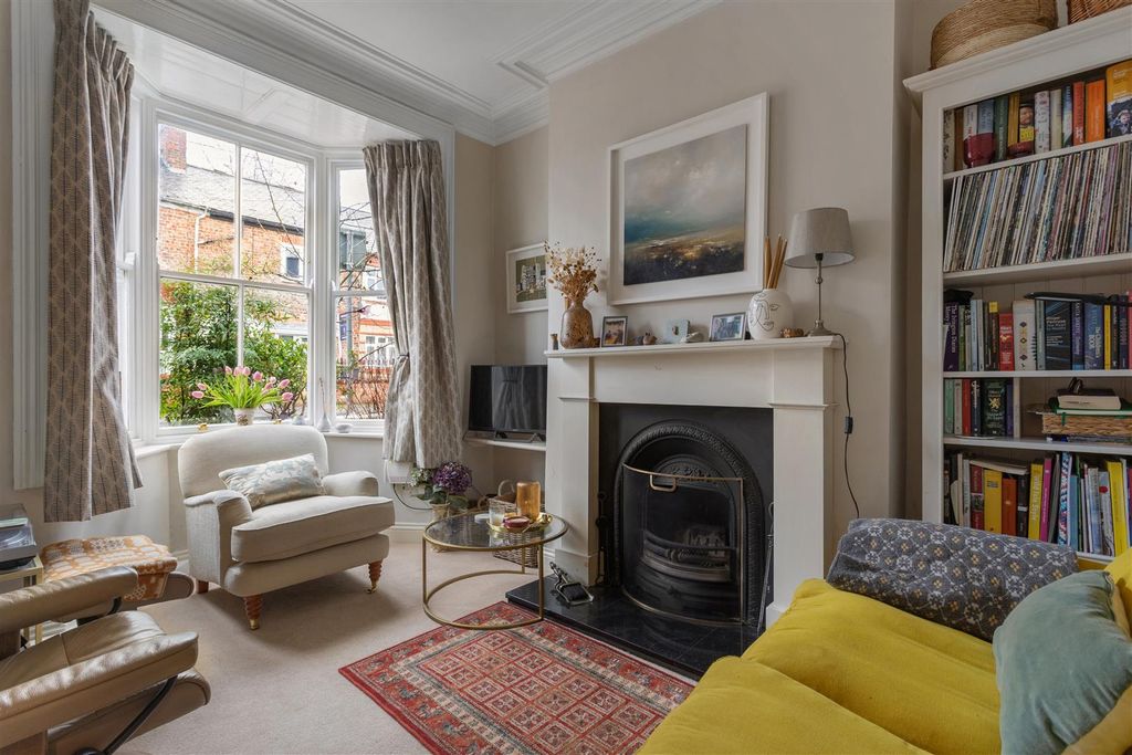 Property photo 2 of 27 55_Nunthorpe_Road_1.Jpg