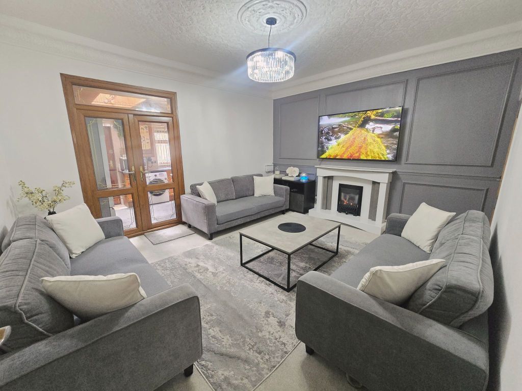 Property photo 3 of 20 Photograph 80