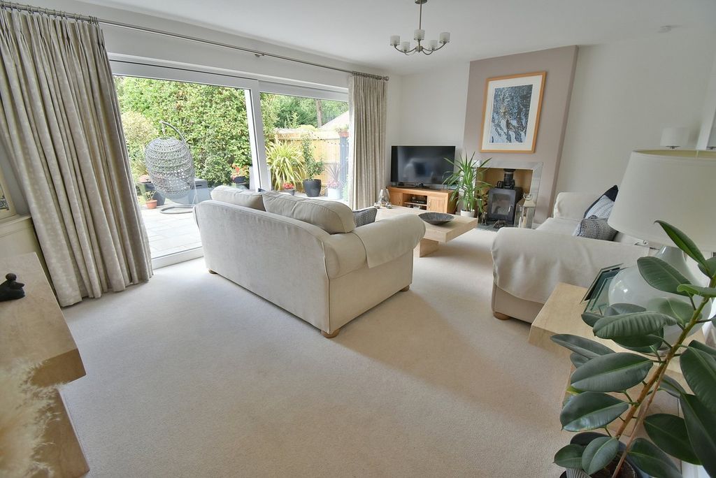Property photo 3 of 33