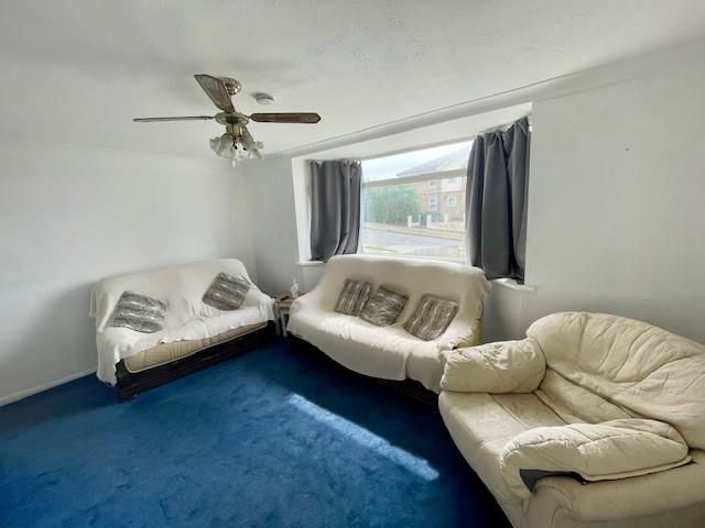 Property photo 3 of 14 Lounge 1.Jpg