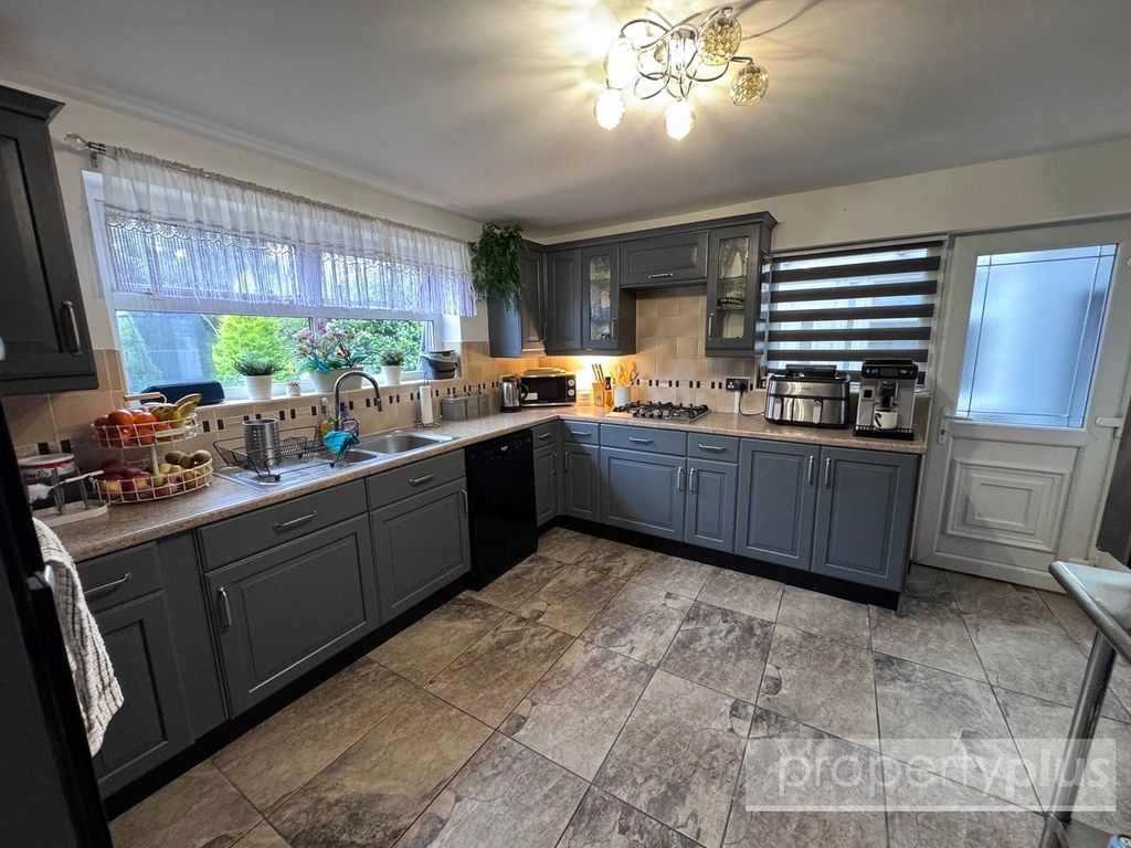 Property photo 3 of 21 Picture No. 19