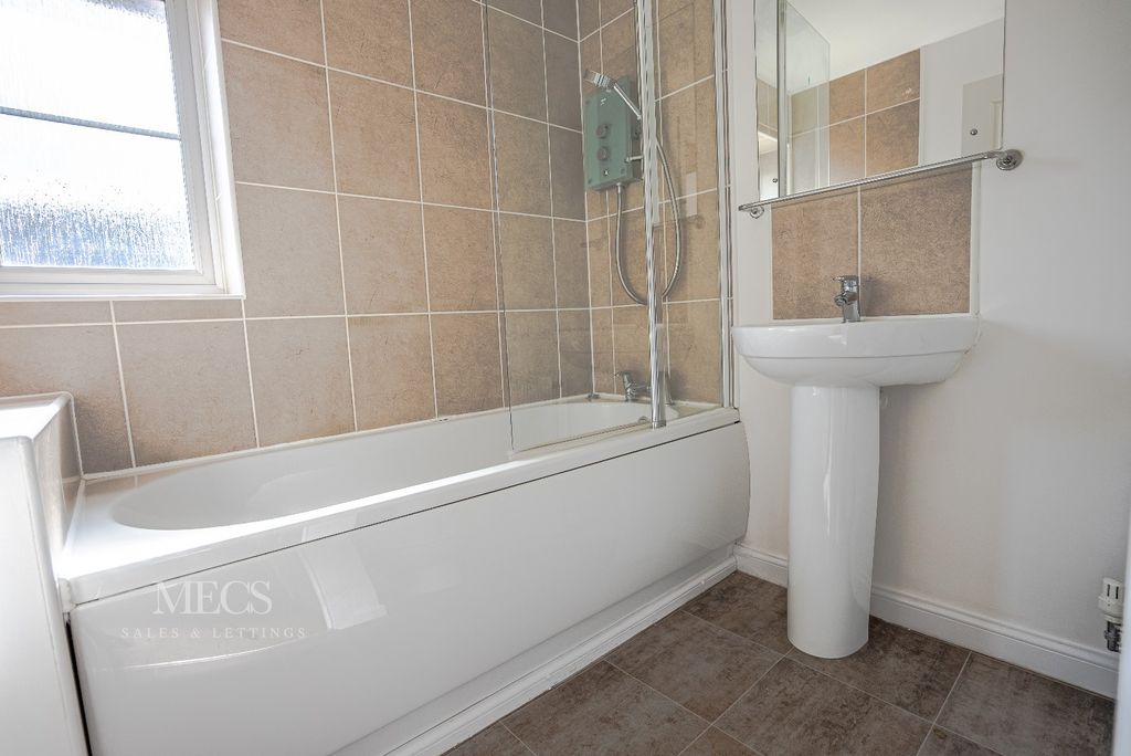 Property photo 3 of 11 4801974