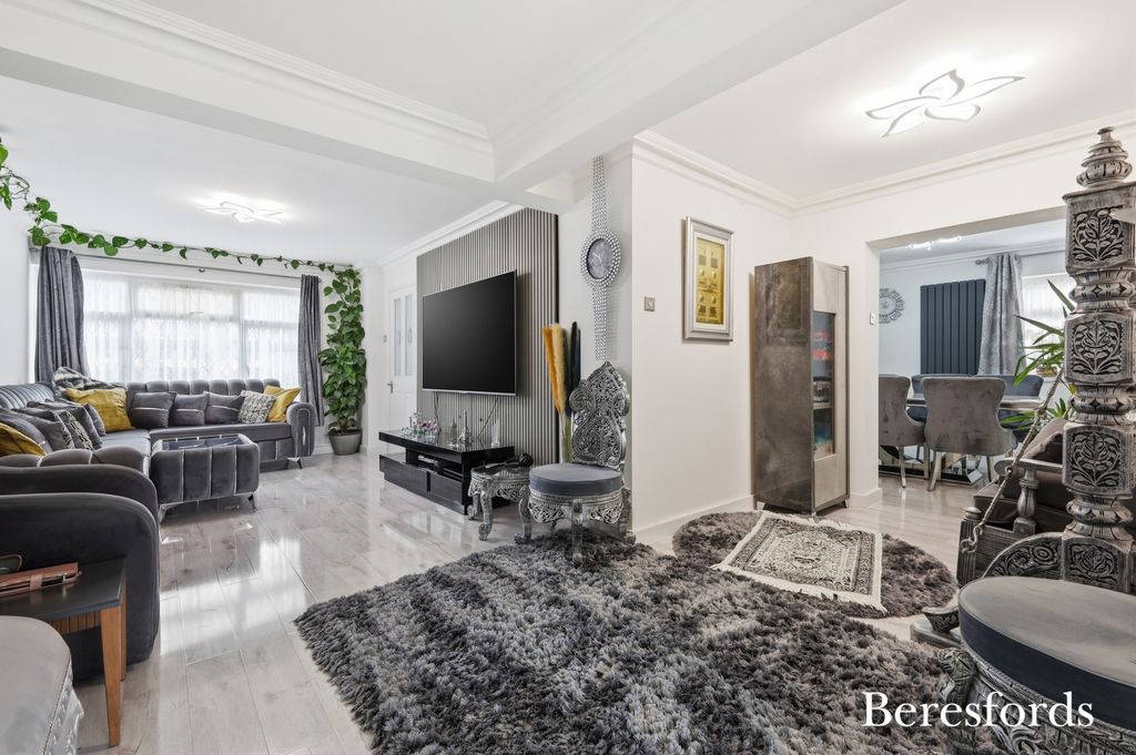 Property photo 3 of 19 Picture No. 11