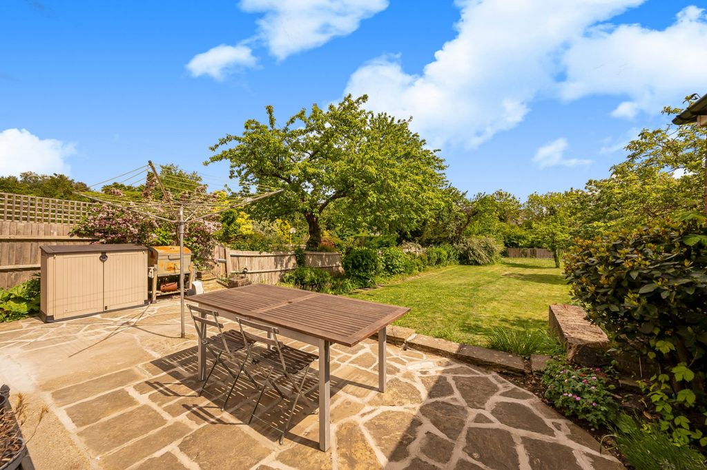 Property photo 1 of 22 Picture No. 23