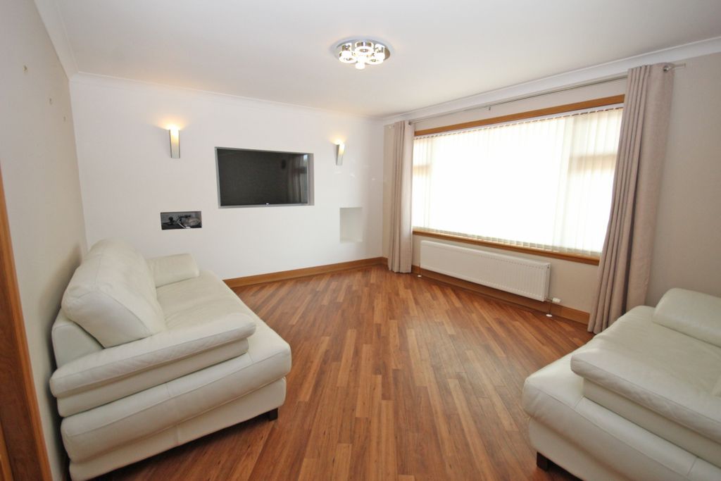 Property photo 3 of 31