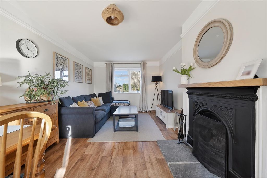 Property photo 2 of 16 Living Room