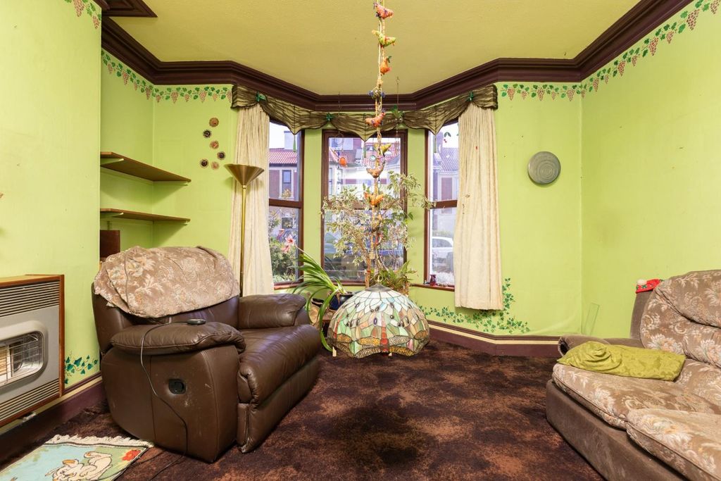 Property photo 3 of 15 40 Ash Road, Bs7-3.Jpg