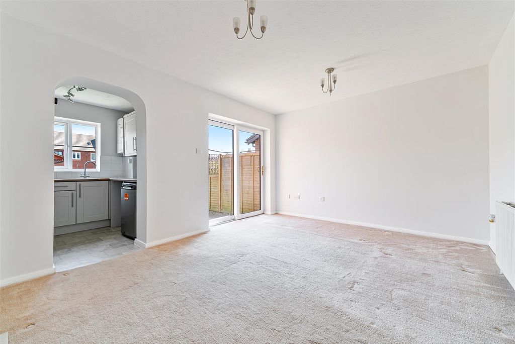 Property photo 3 of 10 Living Room