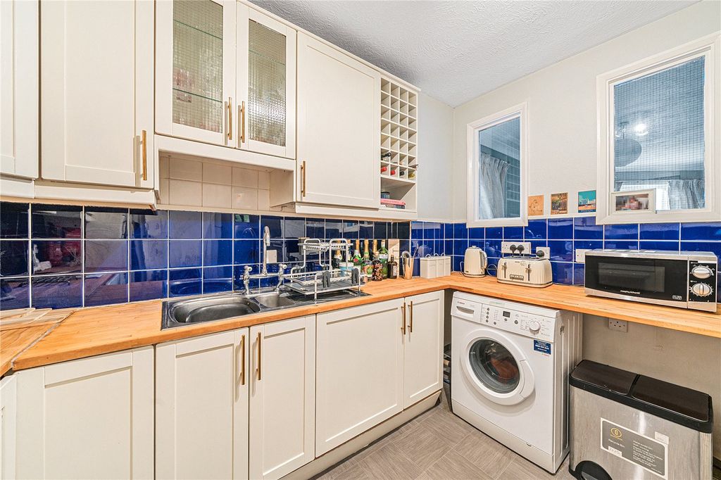 Property photo 3 of 19 Picture No. 09