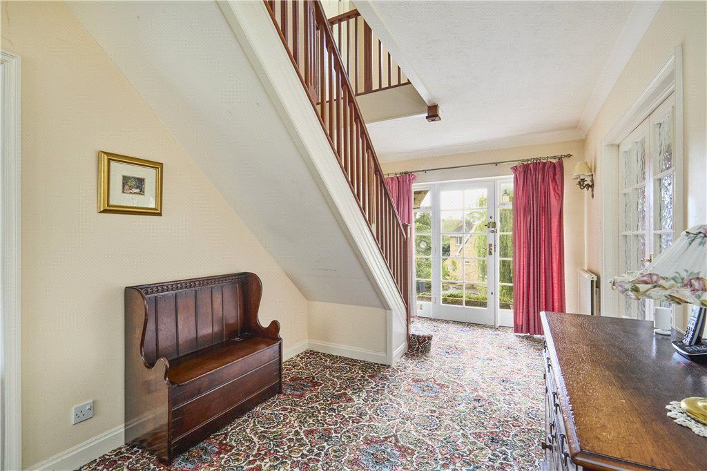 Property photo 3 of 25 Hall