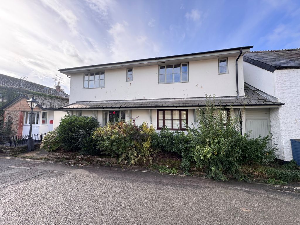 Property photo 1 of 2