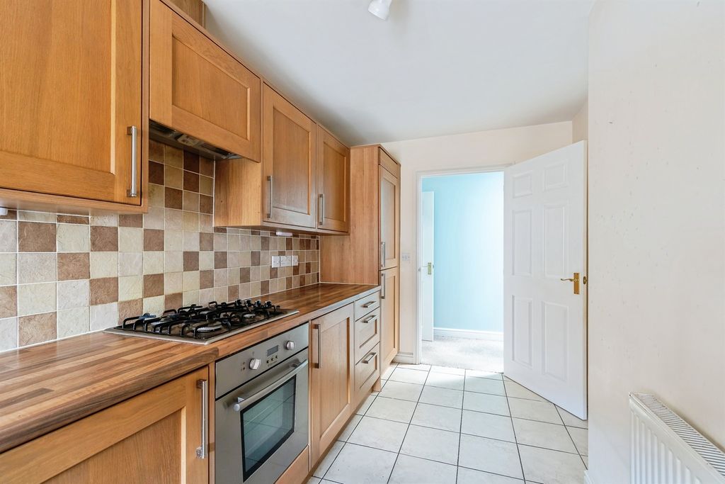 Property photo 3 of 12