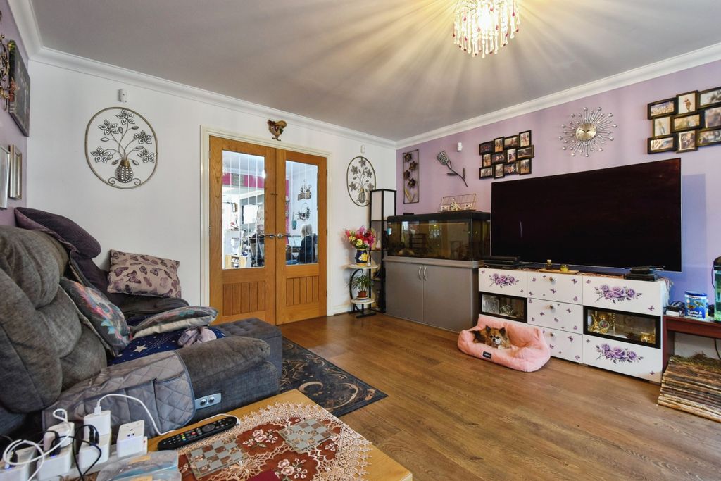 Property photo 2 of 15