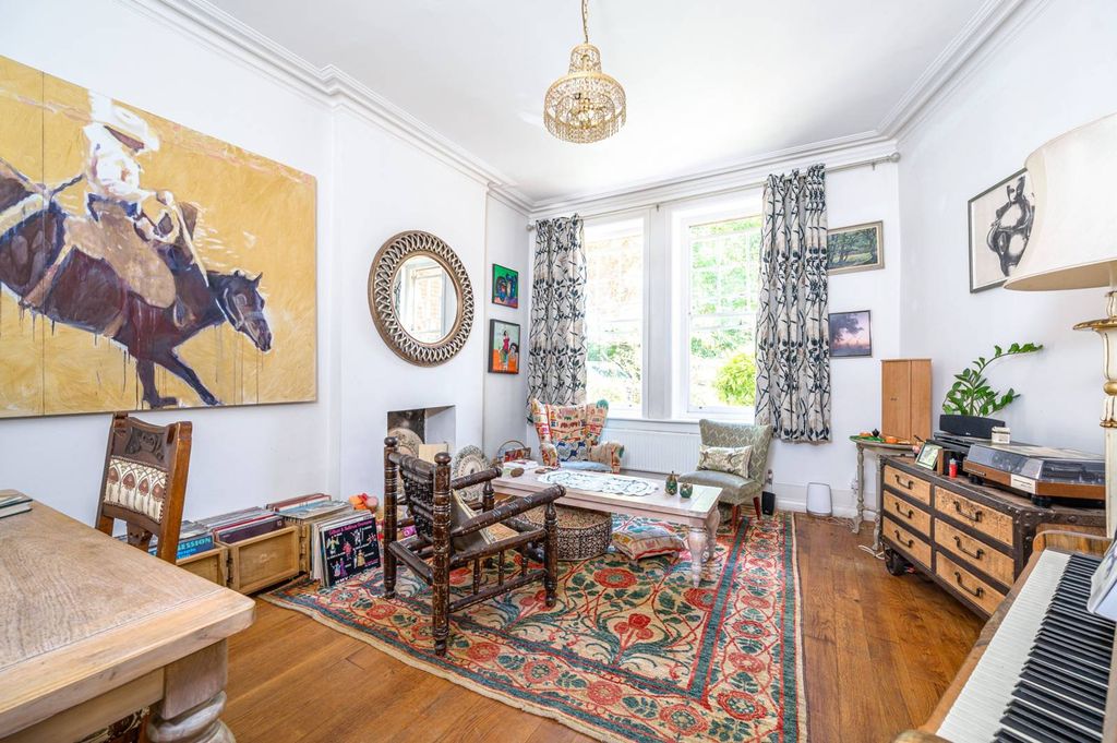 Property photo 2 of 11