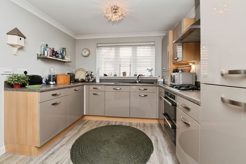 Property photo 3 of 22 Pbox-Img.Jpg