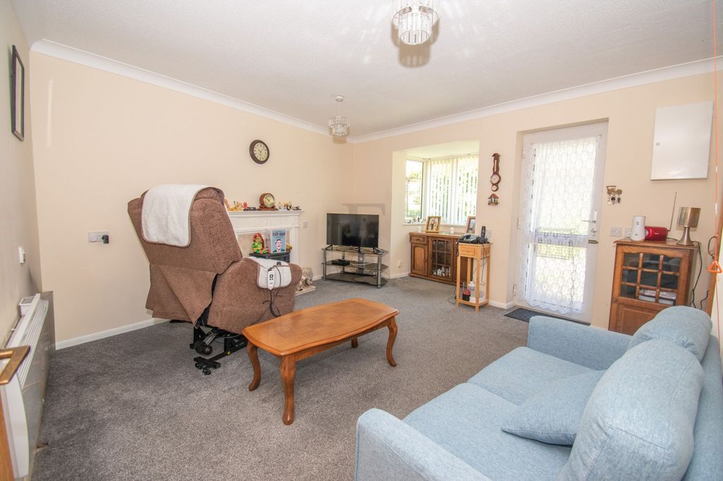 Property photo 2 of 13
