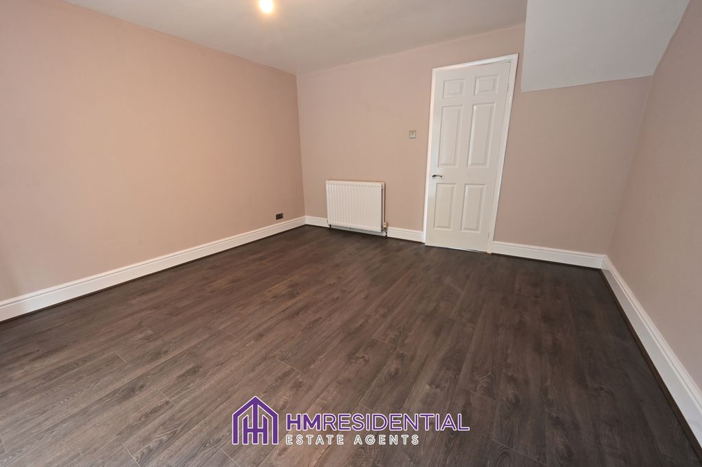 Property photo 3 of 10 Dsc 6420