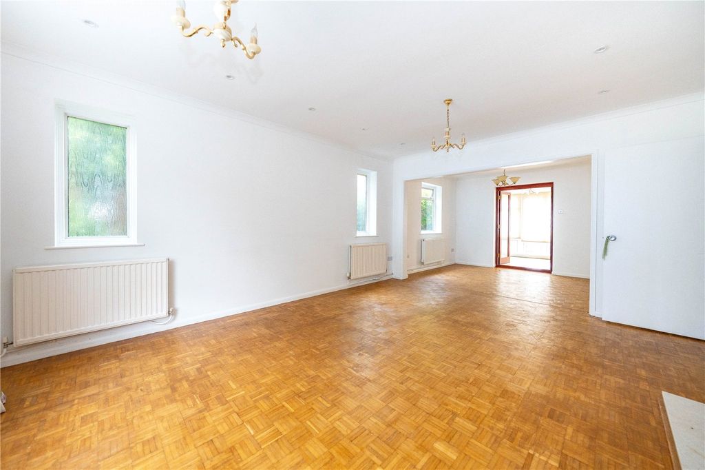 Property photo 2 of 21 Picture No. 18