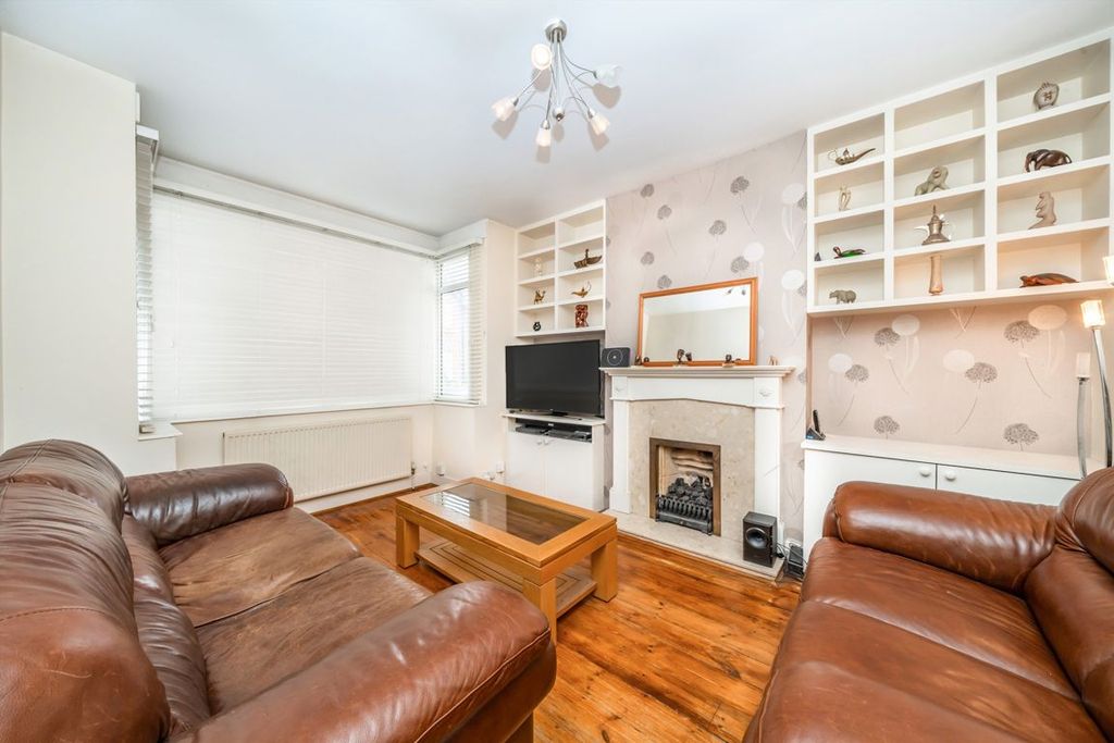 Property photo 2 of 8