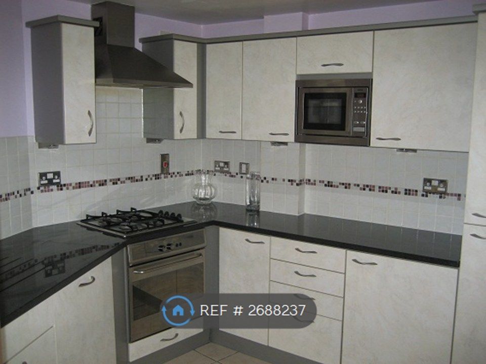 Property photo 3 of 9 Kitchen