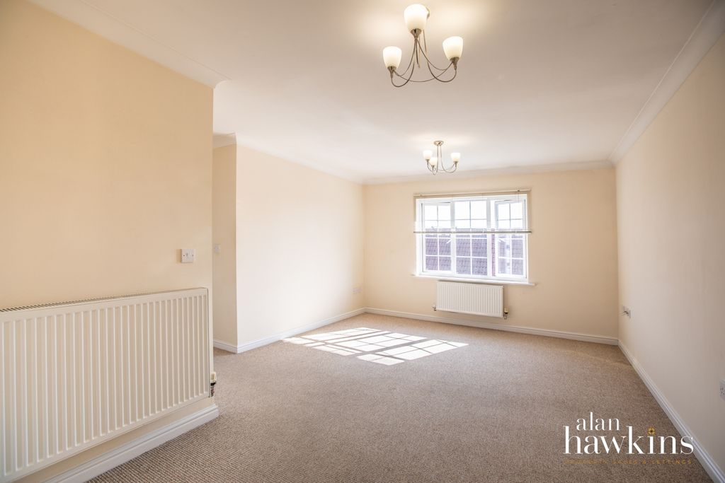 Property photo 3 of 9 18-5