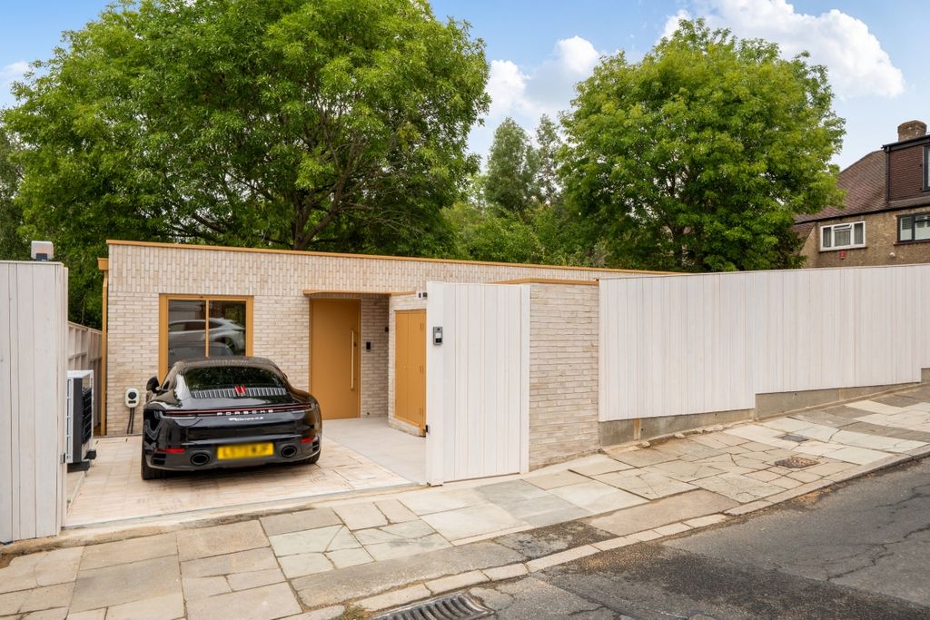 Property photo 2 of 30 1510503 (1)