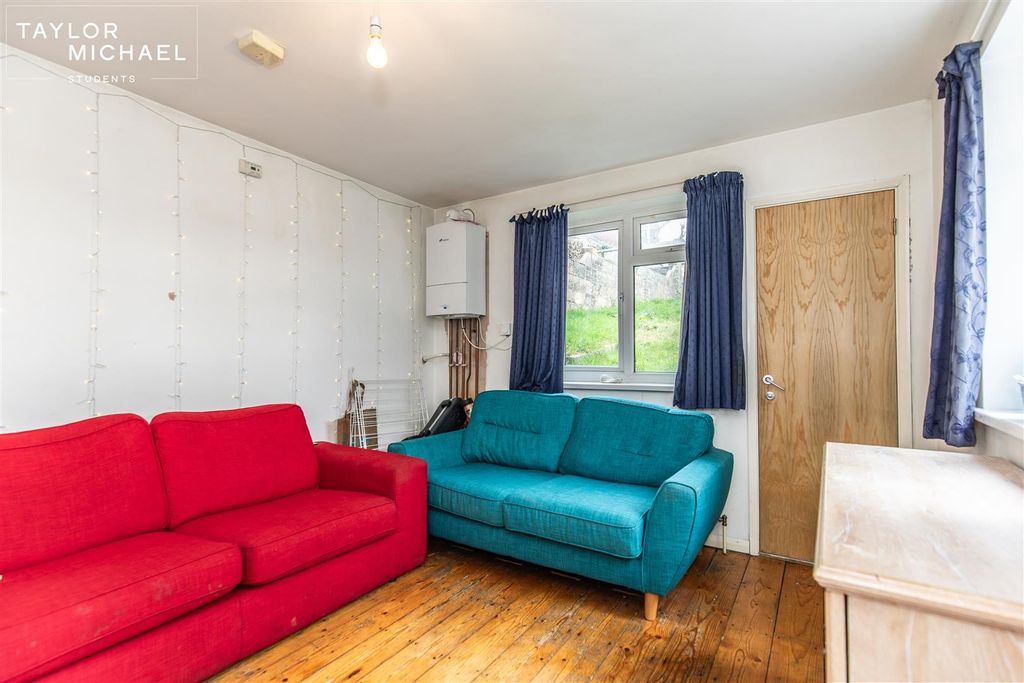 Property photo 3 of 15 Living Room