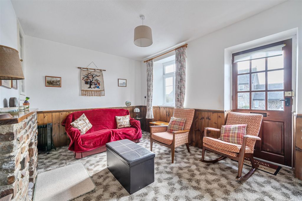 Property photo 2 of 16 Sitting Room